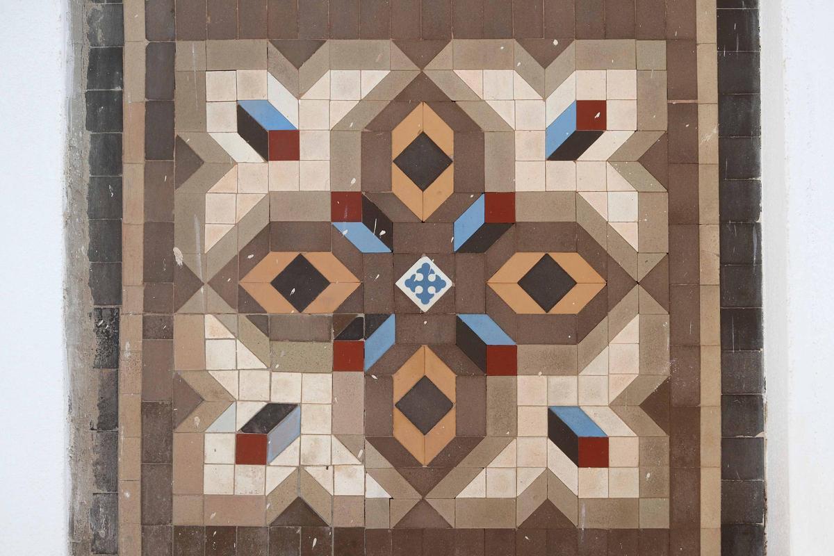Mosaico en el Palauet de Nolla, en Meliana.