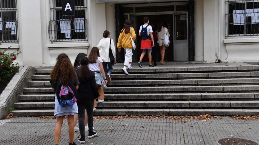 Galicia se acerca al millar de contagios en sus centros educativos