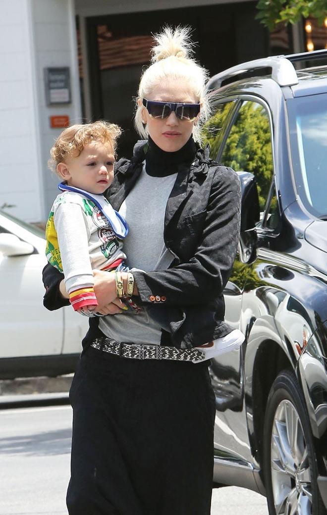 Gwen Stefani pasa un día en familia en el parque