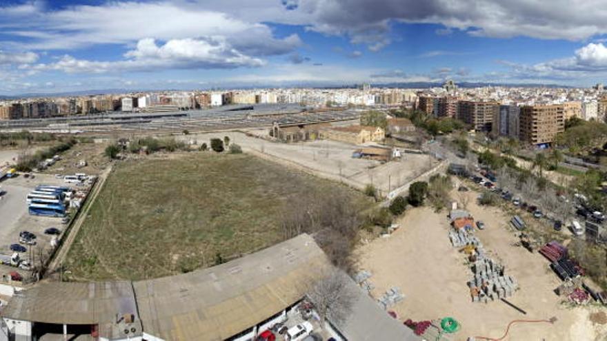 Panorámica de los terrenos donde se edificará el Parque Central.