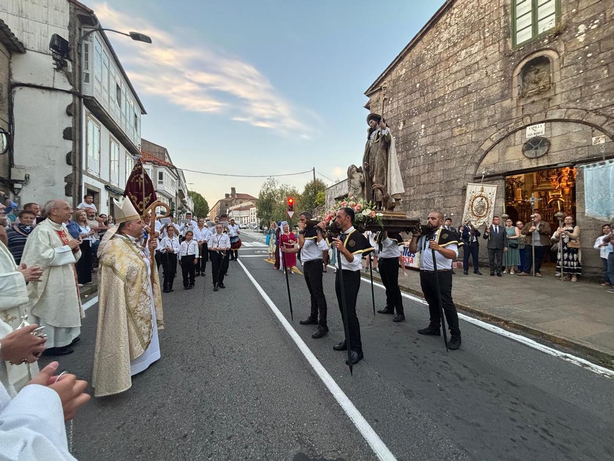 Santiago honra a San Roque con su tradicional procesión Santiago honra a San Roque con su tradicional procesión