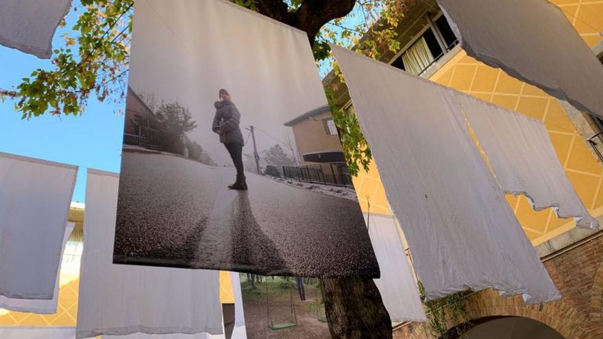 El Teatre Serrano acull el projecte «Encara  hi ha algú al bosc»