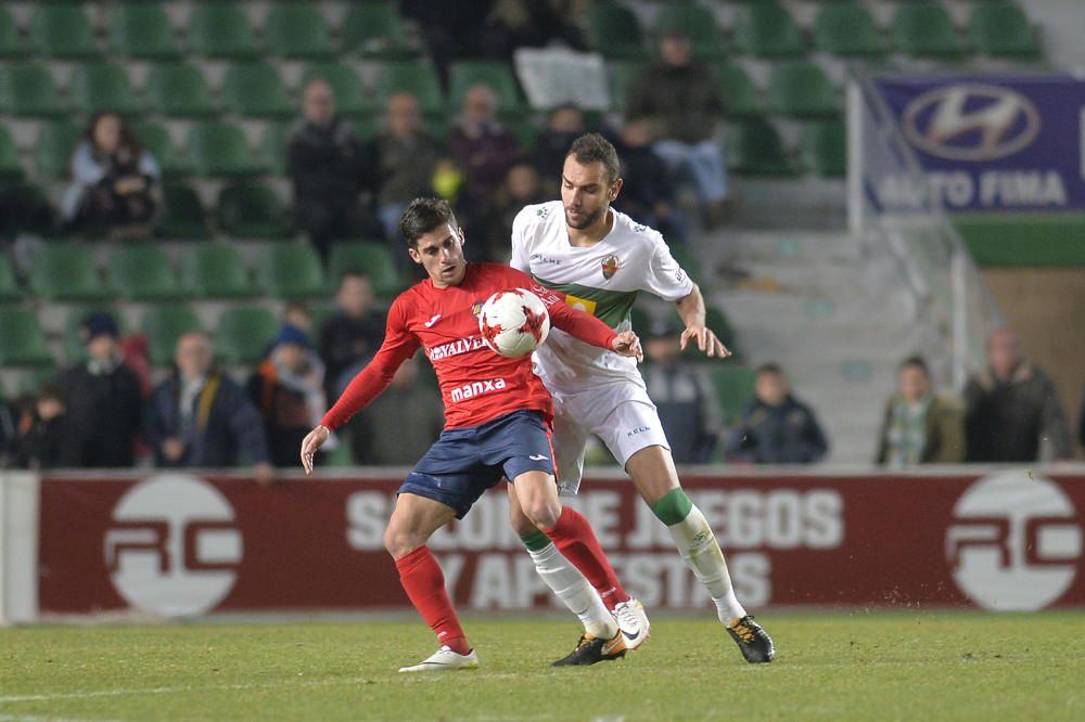 El Elche gana al Olot pidiendo la hora (2-1)