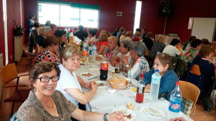 Punto final al intenso curso de actividades de las mujeres del concejo