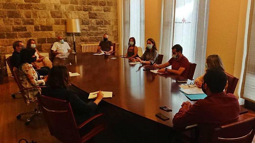 La trobada dels regidors del Govern es va fer a la sala de juntes.