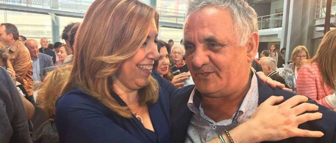 Eugenio Fernández con Susana Díaz, el pasado fin de semana en Vigo. // FdV