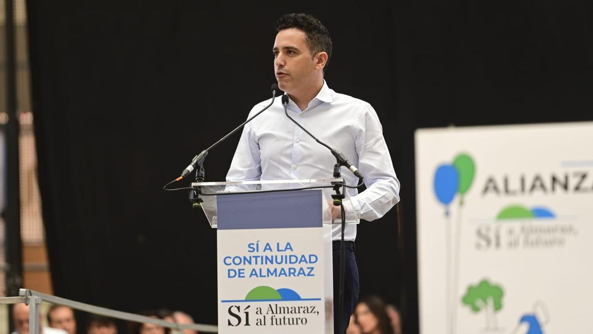 Ismael Villalobos, en un acto a favor de la continuidad de Almaraz.