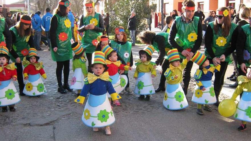 Niños de la guardería de Toro, durante el desfile de chupetines celebrado el pasado año.