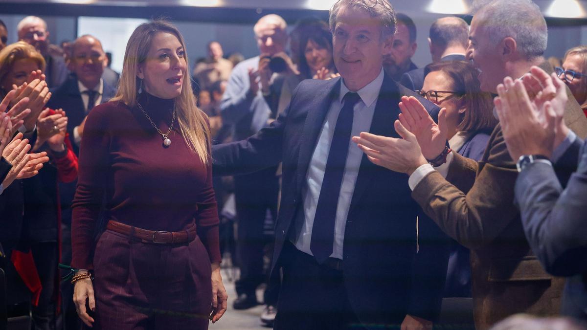 María Guardiola, junto a Núñez Feijóo