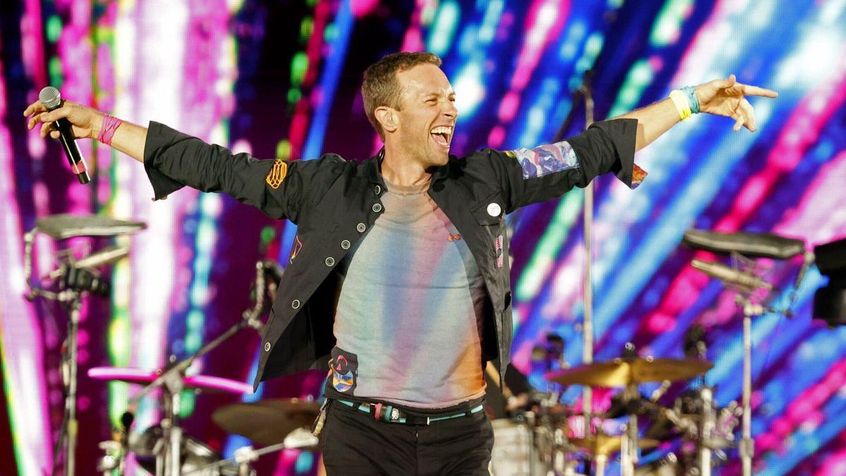 Chris Martin en un concert de Coldplay