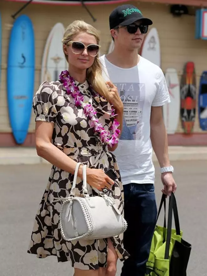 Paris Hilton y River Viiperi, de Cannes a Hawái