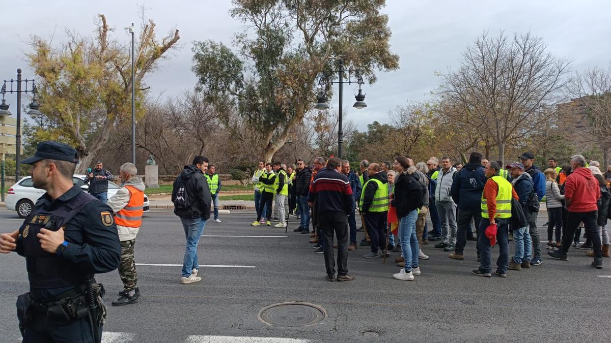 Corte de tráfico protagonizado por los agricultores.