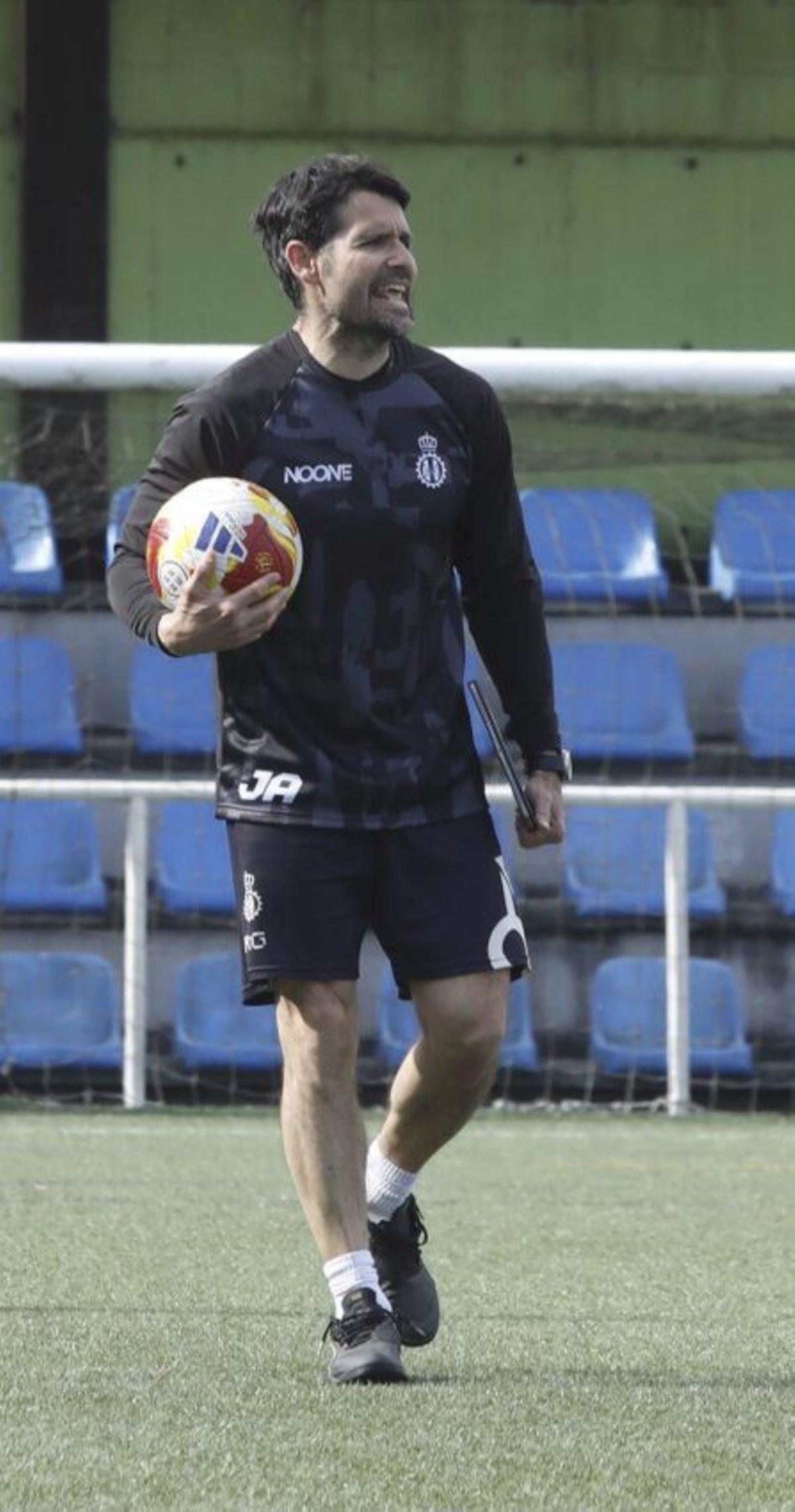 Lolo Escobar.