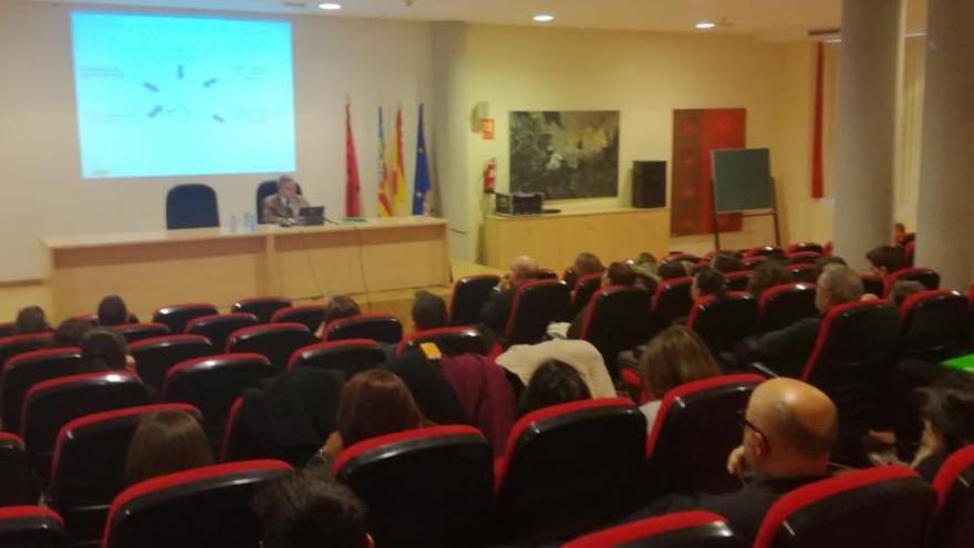 Un momento del taller en el Centro Cívico de Elda