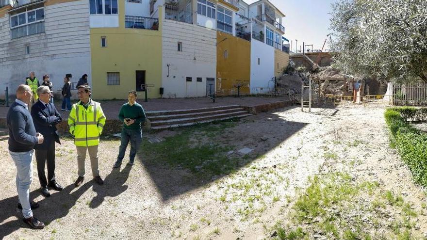 La Diputación encargará un estudio geotécnico para asegurar el muro del parque de la Paz de Rute, dañado por el tren de borrascas