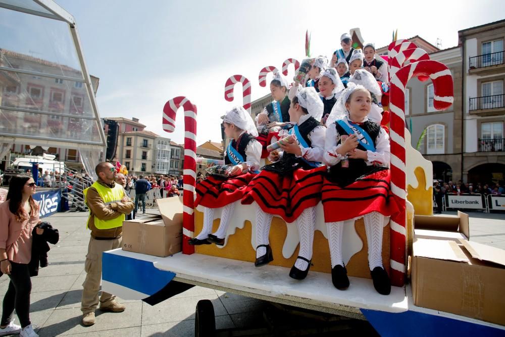 Pregón y desfile de carrozas en las fiestas del Bollo en Avilés