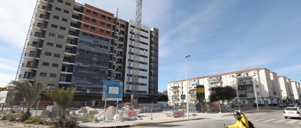 El tercer bloque del barrio de San Antón tiene 90 viviendas