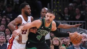 Acción del partido entre Boston Celtics y Miami Heat