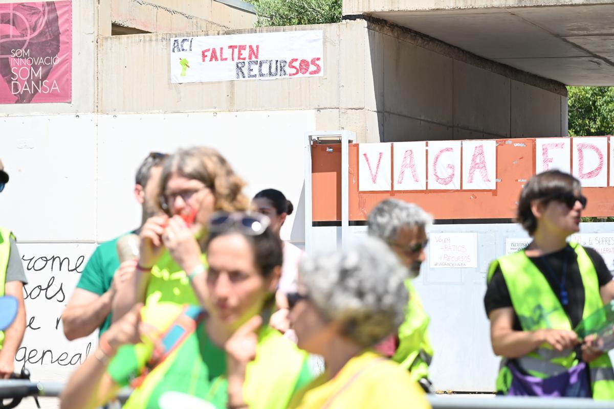 Galería de imágenes: nueva jornada de movilizaciones de los profesores en Castellón