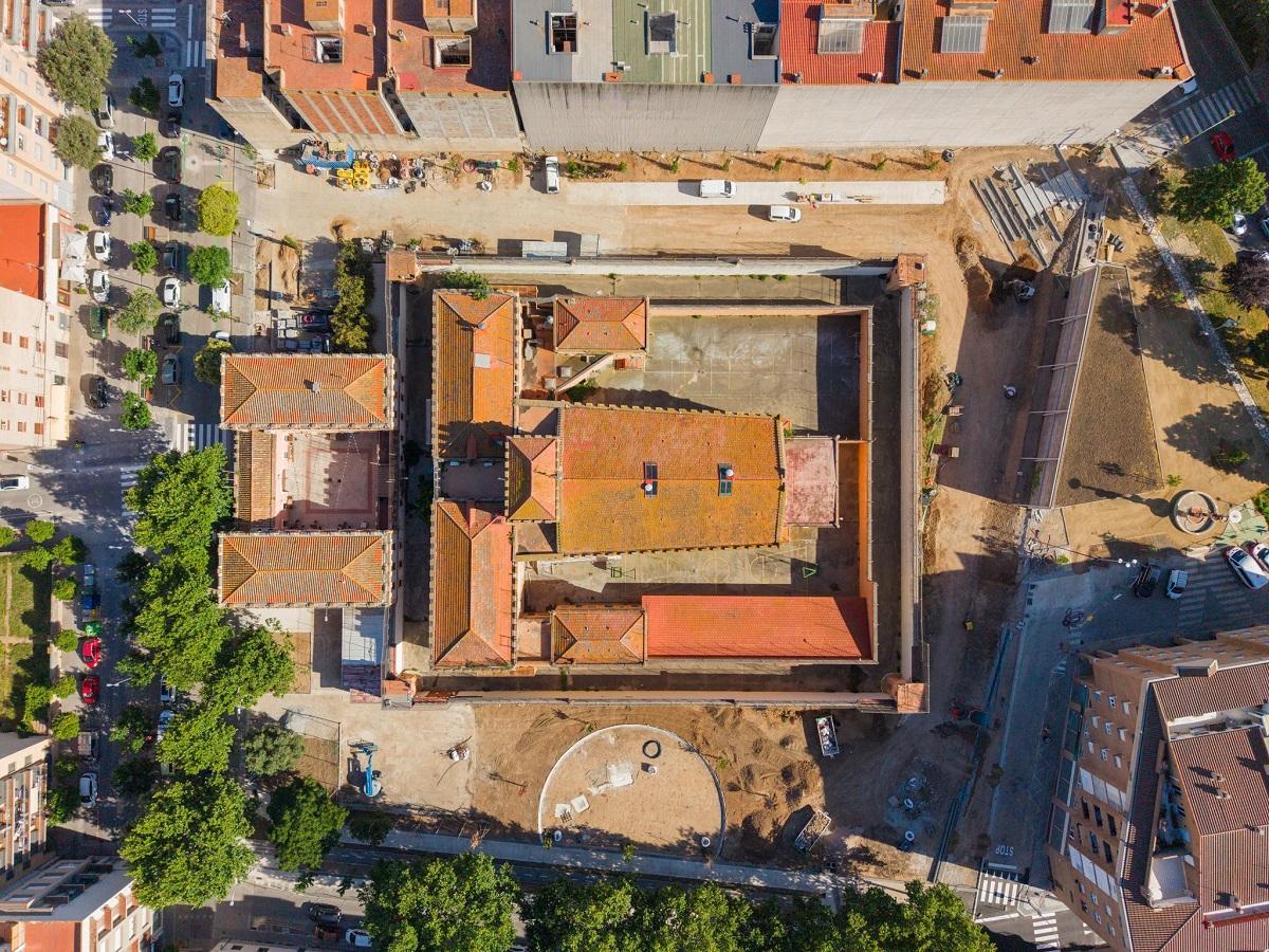 Vista aèria de les obres en l'espai urbanístic de l'entiga presó