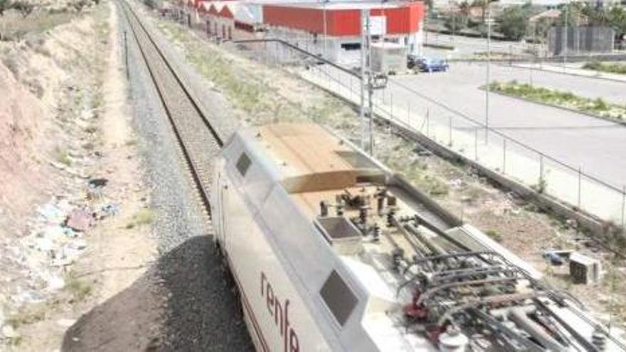 Arranca la plataforma &quot;Por un tren de cercanías con Alicante ya&quot;