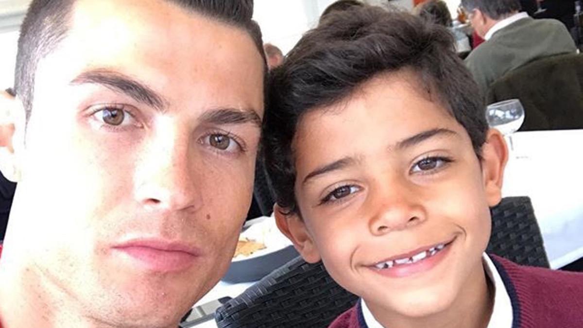 El selfie de Cristiano Ronaldo con su hijo Cris Junior
