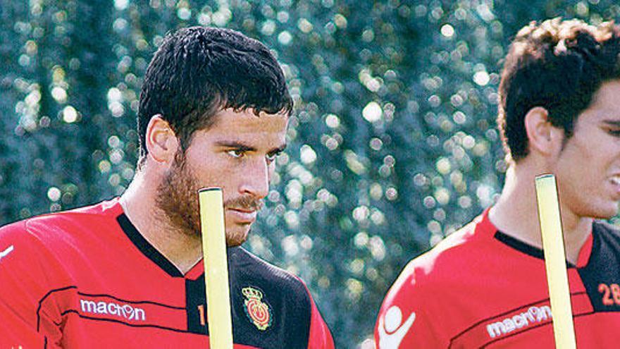 Hemed, durante un ejercicio en la sesión de ayer.