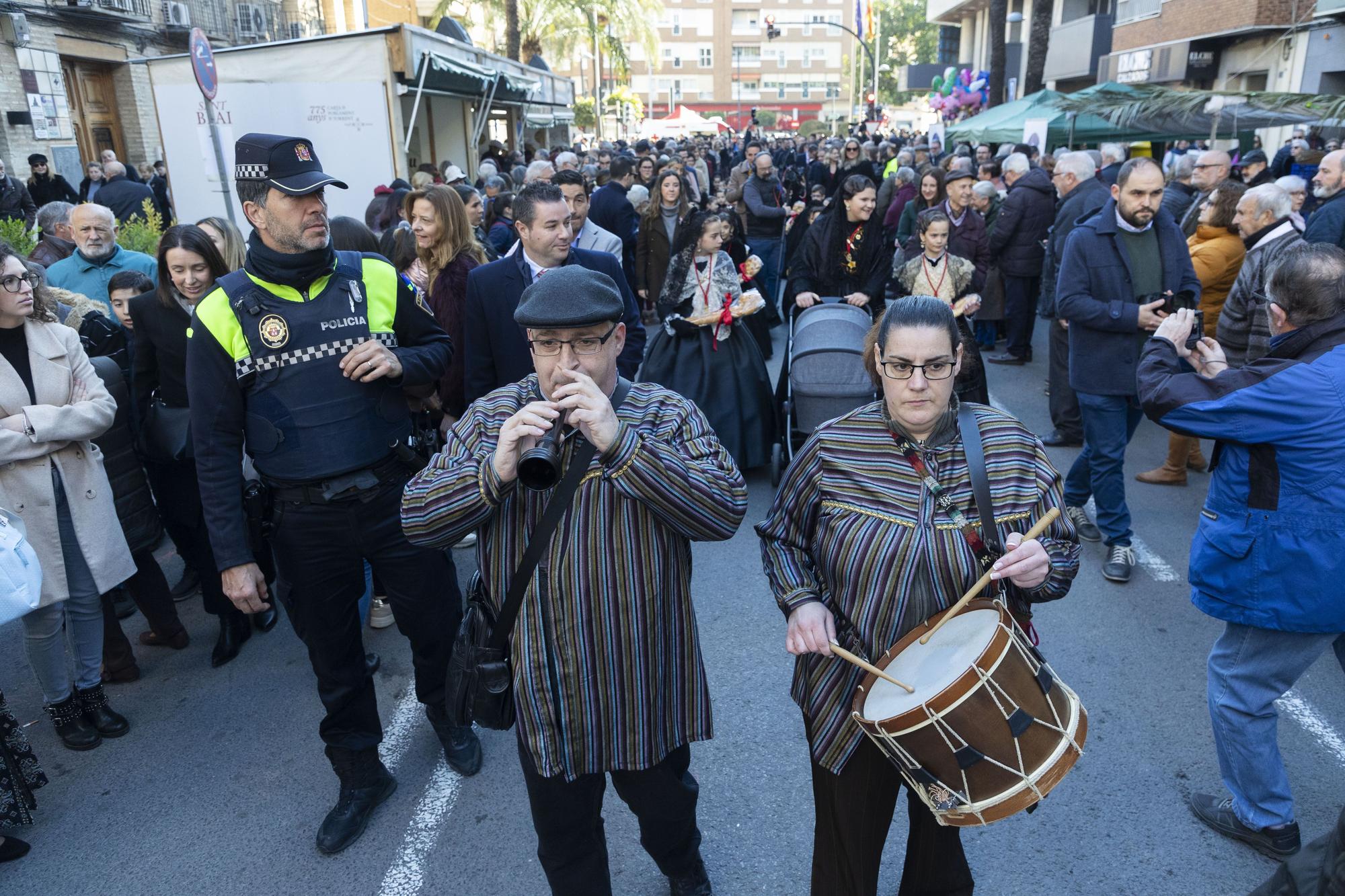 Torrent vive el Sant Blai más multitudinario