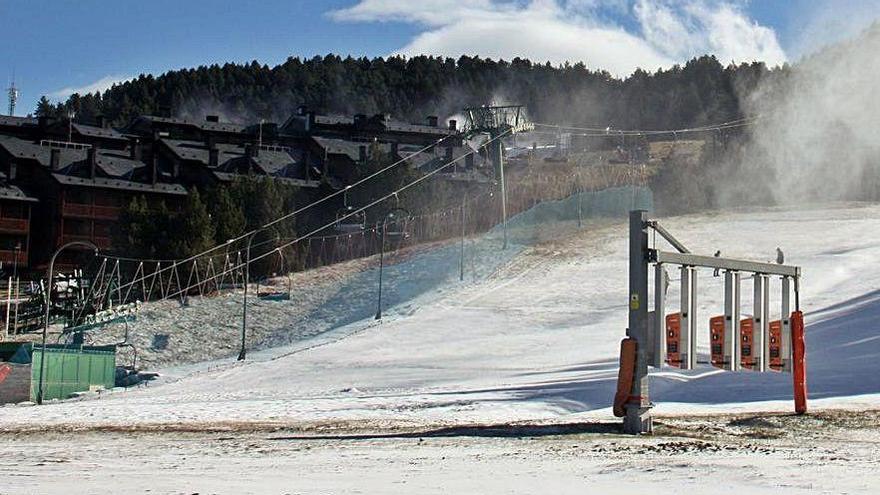 Imatge de l&#039;estació d&#039;esquí de La Molina, ahir al matí