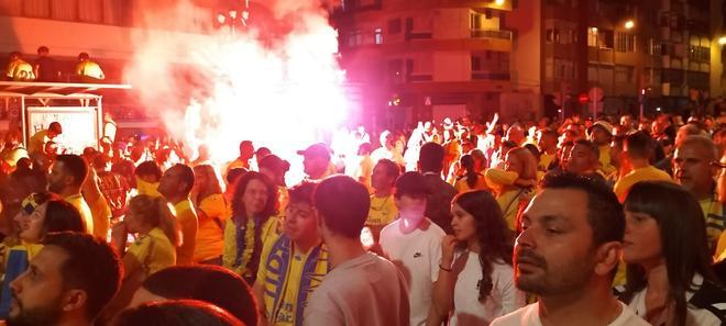 Celebración del ascenso en la Plaza de España