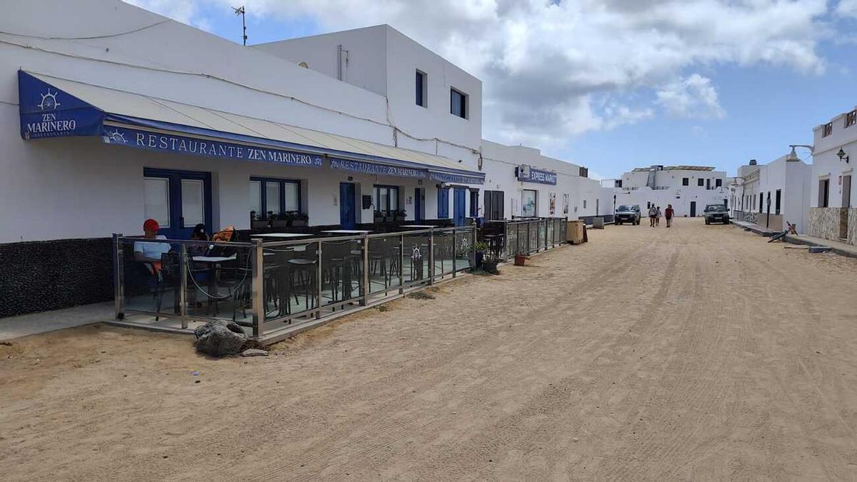 Una avería eléctrica obliga a cerrar los negocios en La Graciosa
