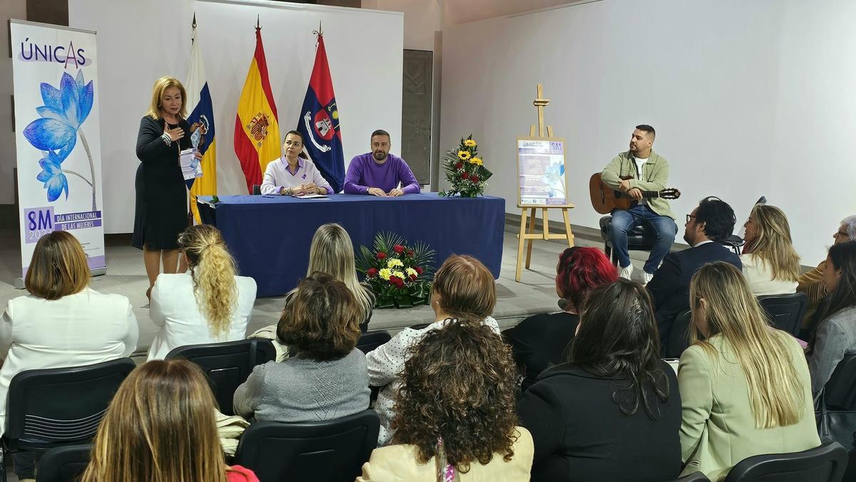 Presentación del programa de actividad para el 'Día Internacional de la Mujer' organizado por el Ayuntamiento de Telde.