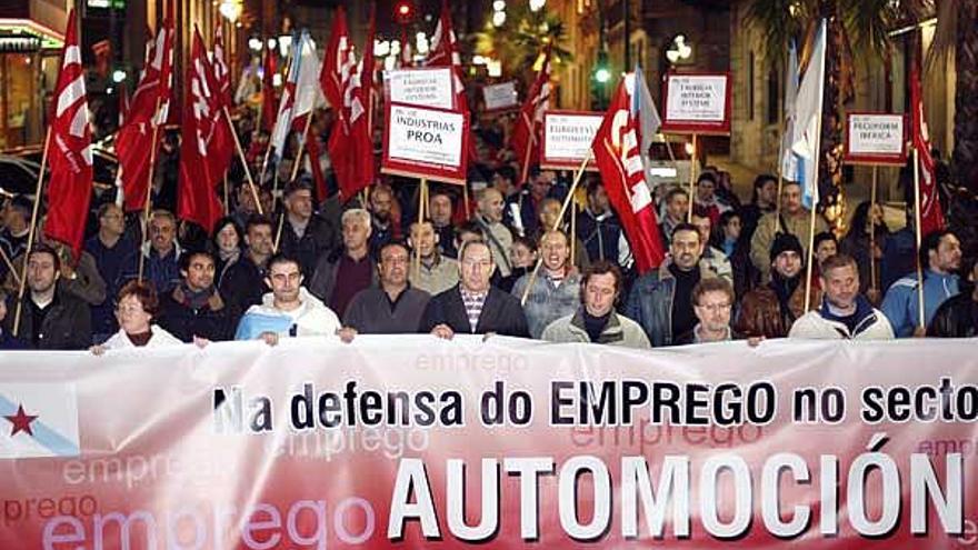 Una imagen de la manifestación en apoyo del sector de la automoción ayer en Vigo.