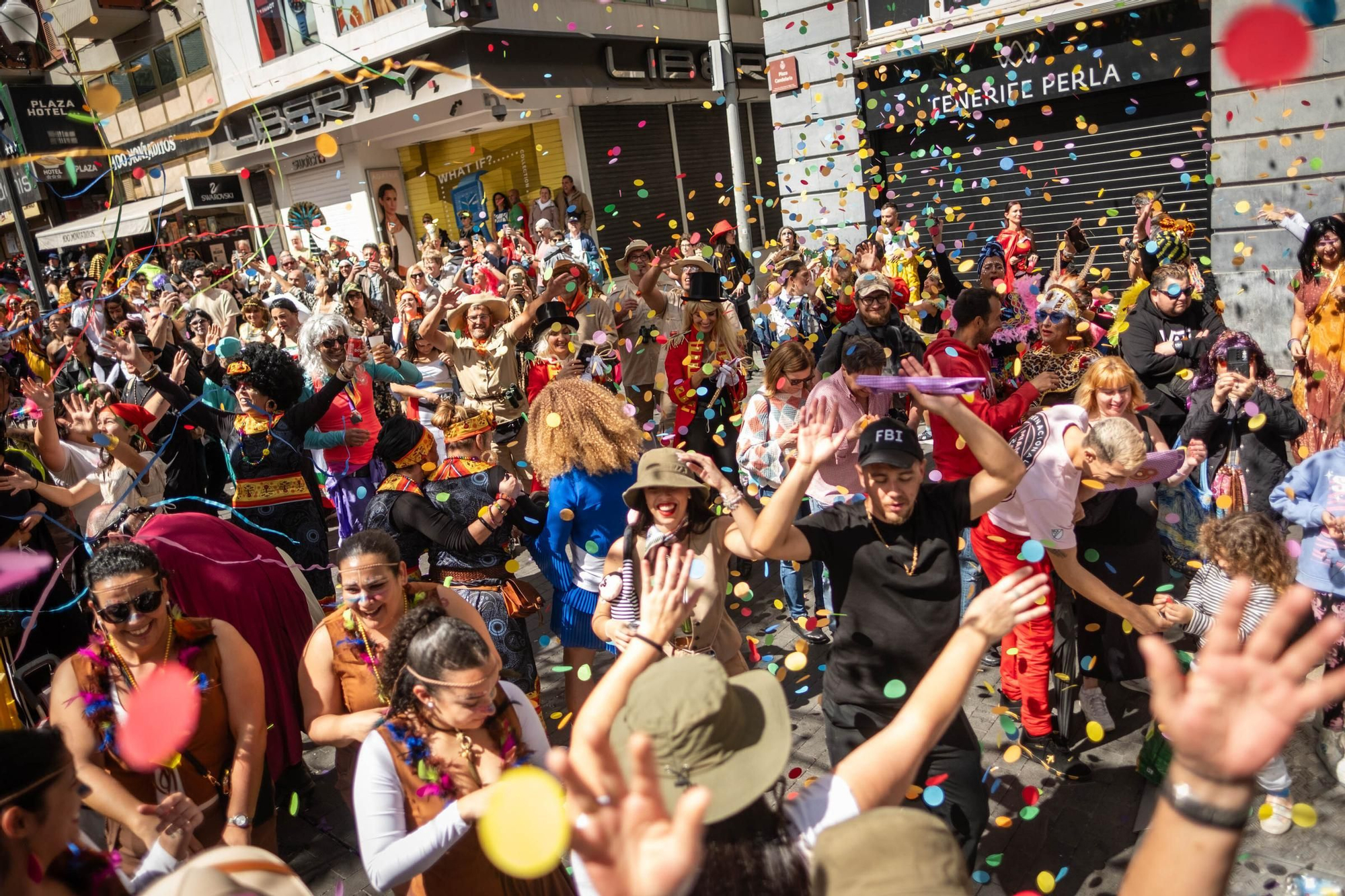 Santa Cruz celebra su segundo Carnaval de día