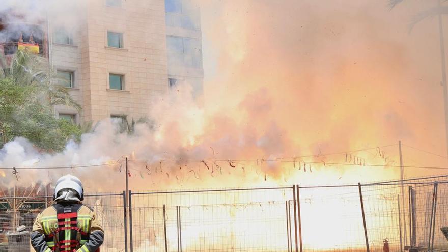 Mascletà de hoy en Alicante: Los nuevos aprietan fuerte