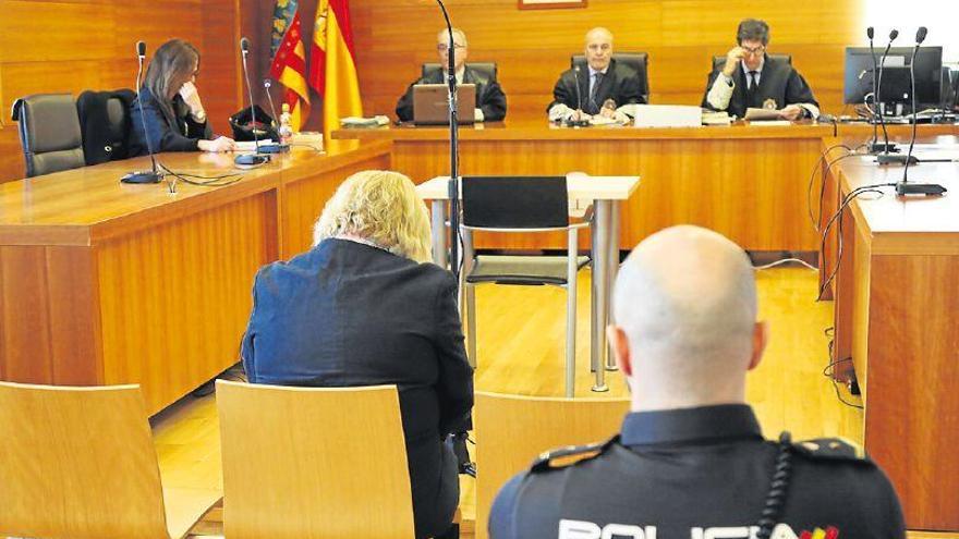 Hijos de la mujer que apuñaló a su marido en Castellón dicen que él la maltrataba