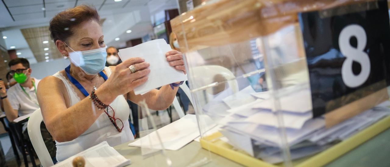 Un momento de las elecciones celebradas en la Sanidad canaria el pasado año.