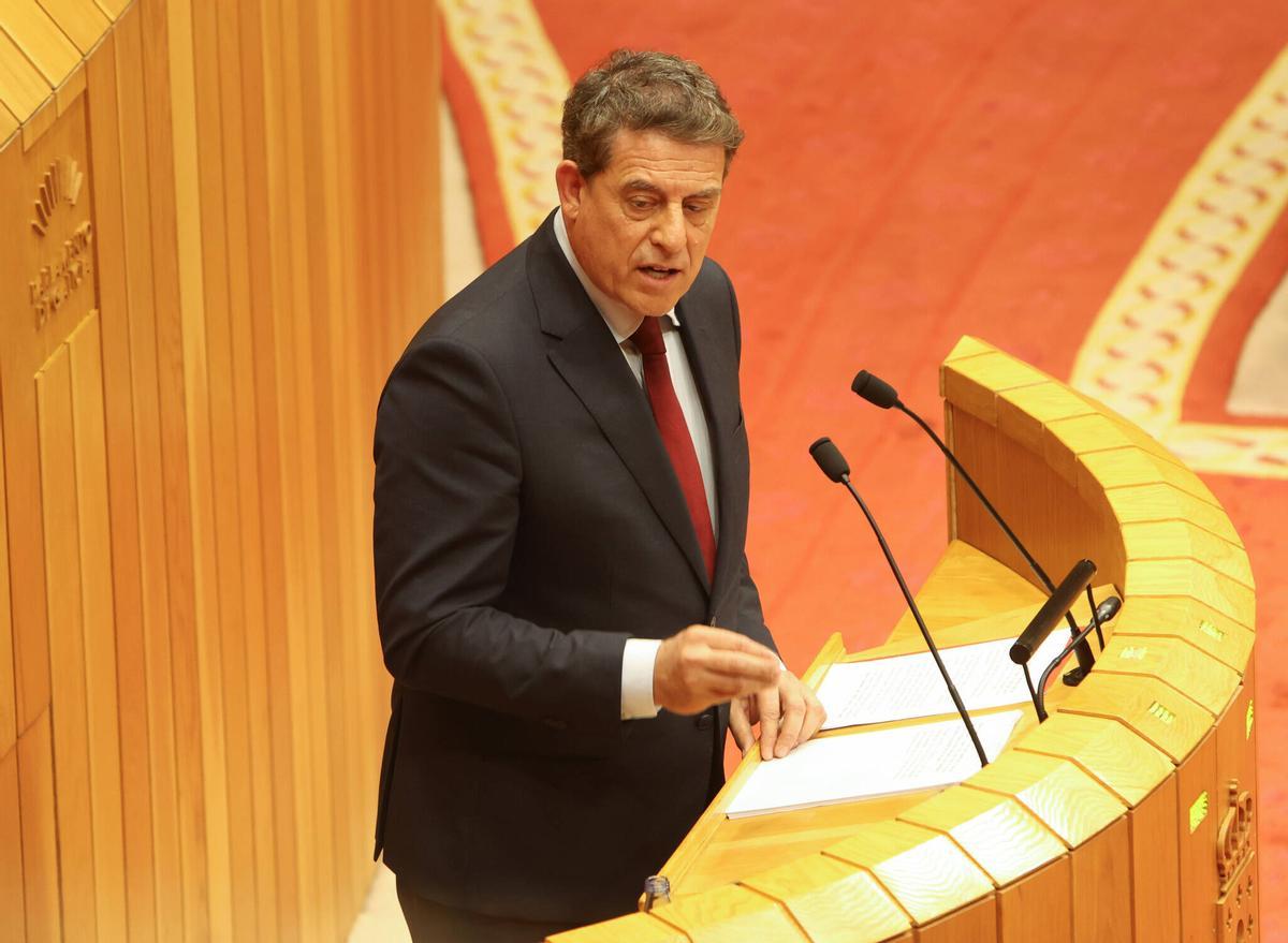El líder del PSdeG, José Ramón Gómez Besteiro, en el Parlamento durante el debate sobre el estado de la autonomía.