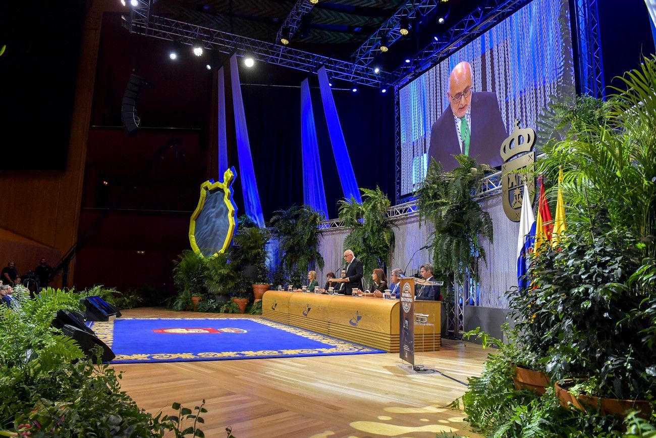 Entrega de Honores y Distinciones del Cabildo de Gran Canaria en su 110 aniversario