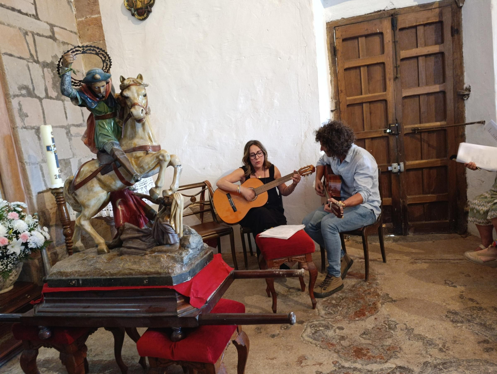 Arlós inicia sus fiestas con una misa en honor a Santiago