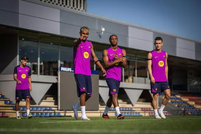Flick sube la intensidad: las imágenes de la primera doble sesión de la pretemporada del Barça