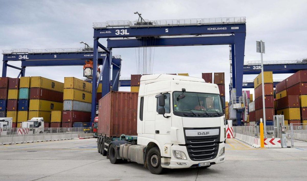 El tràfic del Port de Barcelona cau  un 3,2% i els ingressos pugen un 4%