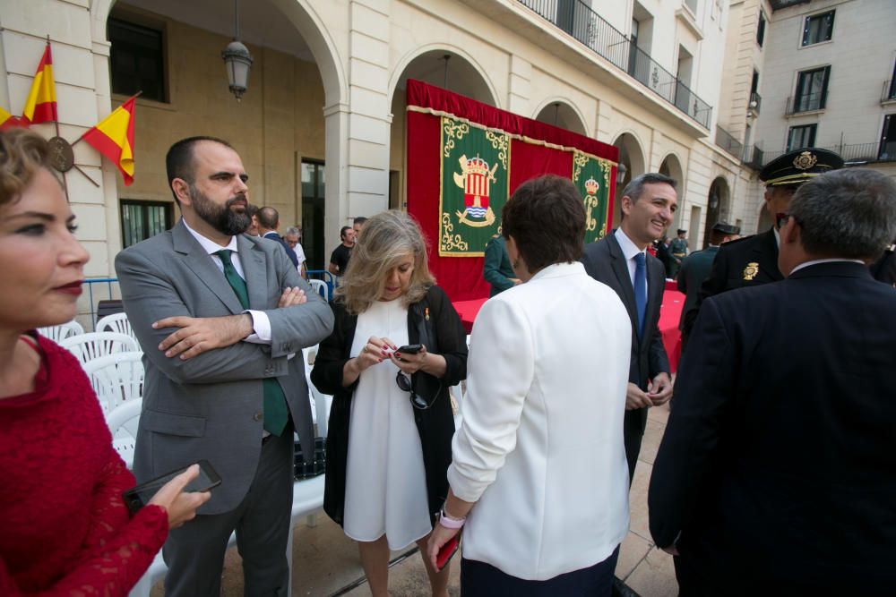 Alicante homenajea a la Guardia Civil en el día de la Virgen del Pilar