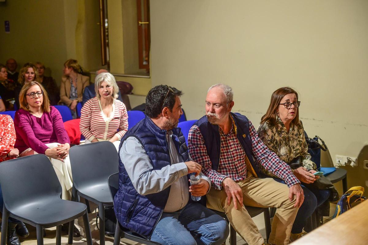 Alfredo Moreno repite por siete votos como secretario general del PSOE de Plasencia