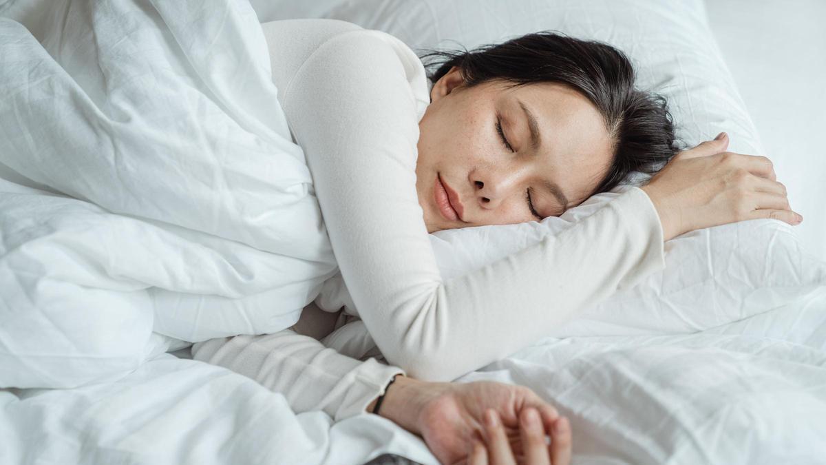 El dormitorio es una de las zonas que más frescas queremos que esté en épocas de calor extremo