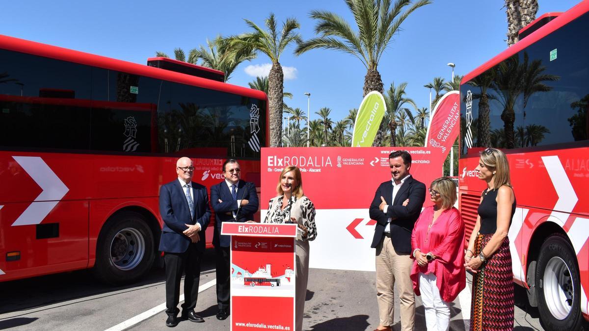 Un momento de la presentación del nuevo servicio, en Elche.