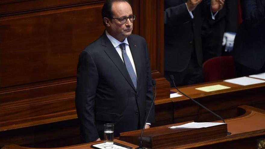 Hollande instará a Obama y Putin a crear una sola coalición contra el Estado Islámico