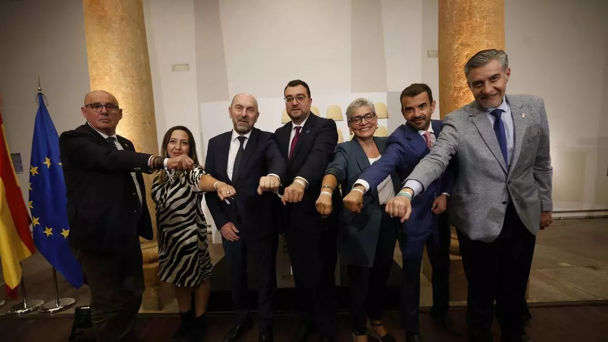 El derbi, rampa de lanzamiento de una campaña para prevenir el suicidio en Asturias: "Sigue jugando, somos un equipo"