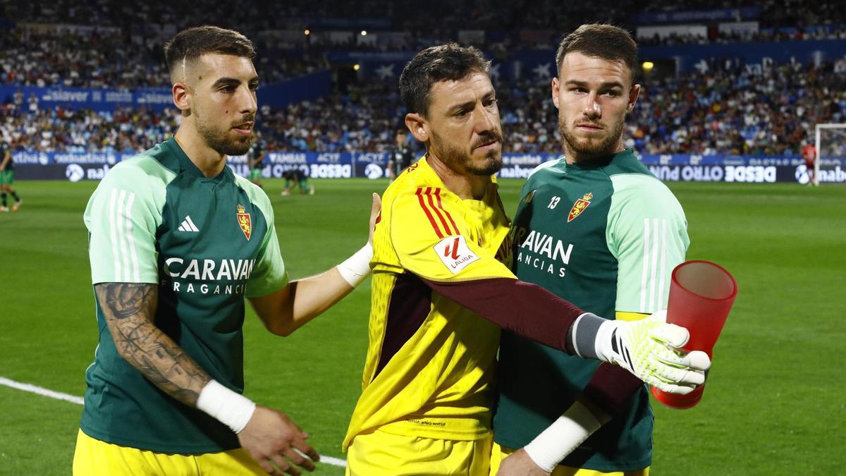 Rebollo, Cristian y Poussin, en la entrega del premio a Cristian del mejor jugador de Segunda en septiembre.