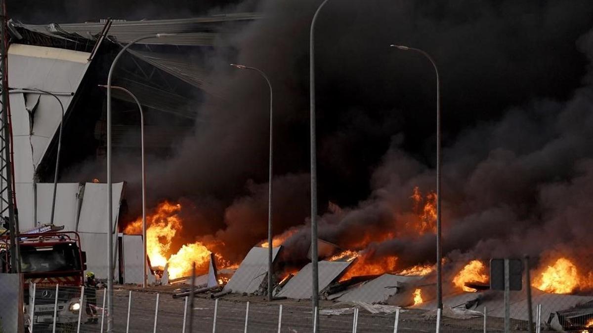 Imagen de archivo de un incendio en una nave.